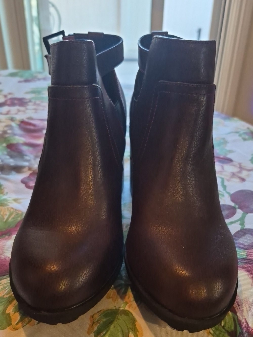 NWT Burgundy Rocket Dog Boots sz 8